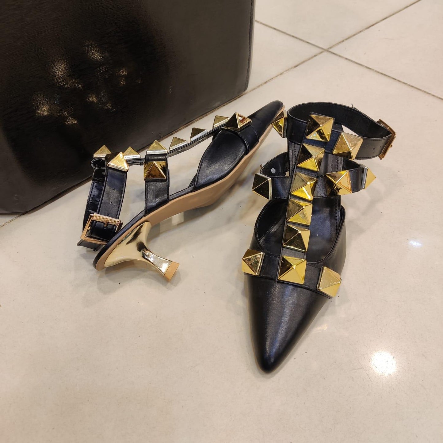 VALENTINO ROMAN STUD  ANKLE STRAP HELL