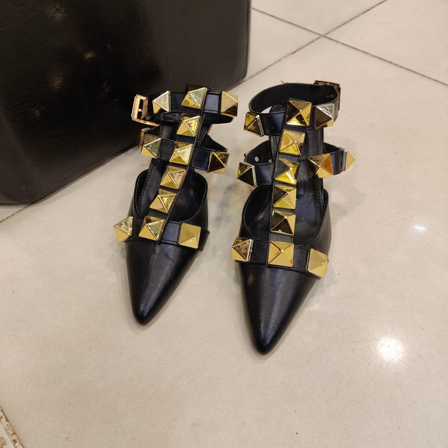 VALENTINO ROMAN STUD  ANKLE STRAP HELL
